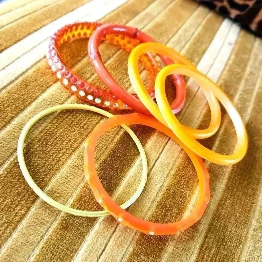 6 stack‎ bracelets orange yellow